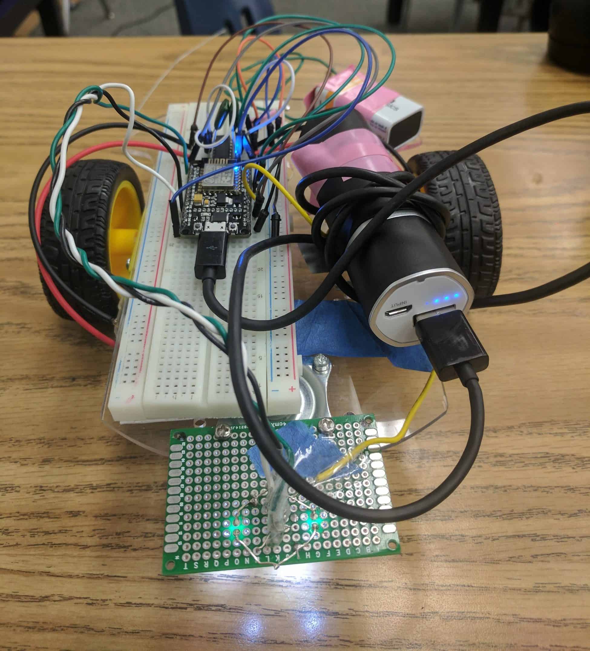 Finished DIY voice-controlled robot with edge sensor